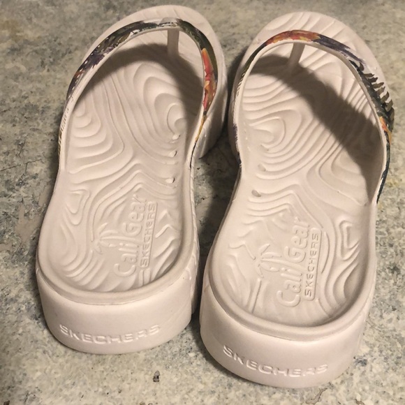 EUC Skechers sandals - Picture 2 of 3